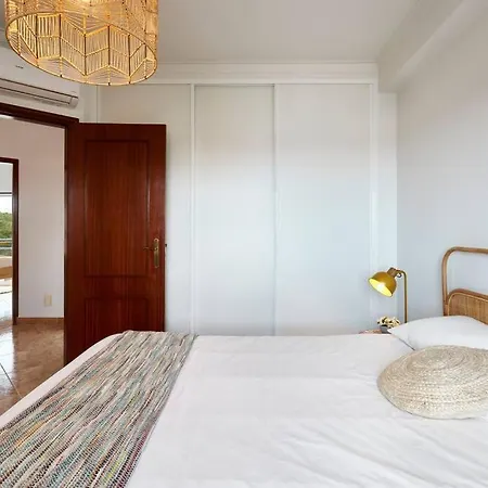 Seaside Serenity Beachside Lejlighed